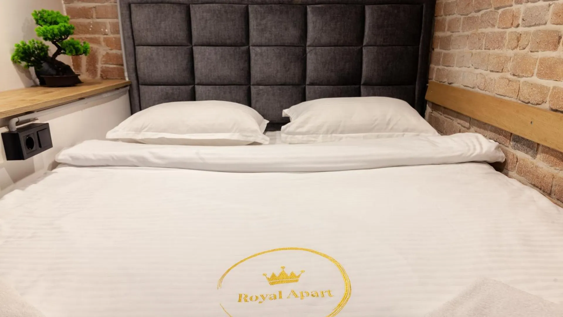 Royal Mini Apart-Hotel On Kovzhyna Lviv
