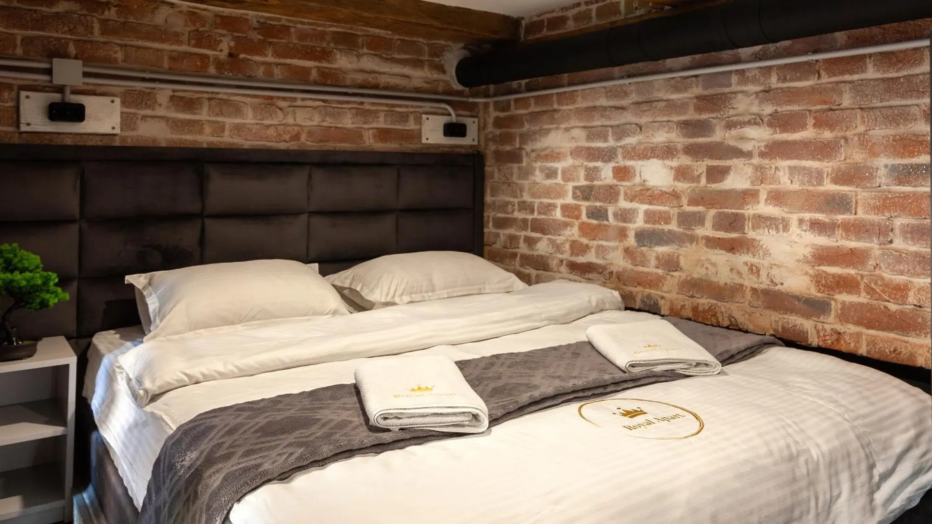 Апартаменты Royal Mini Apart-Hotel On Kovzhyna Львов
