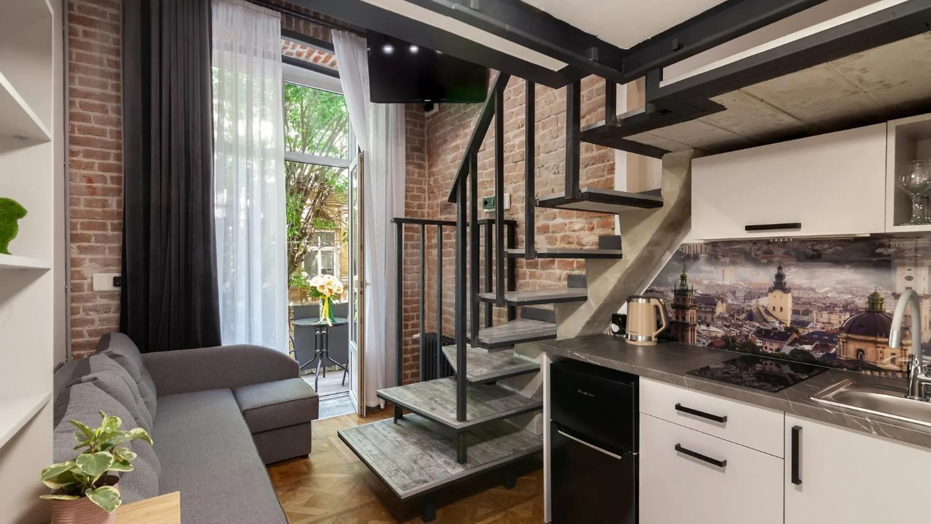 Апартаменты Royal Mini Apart-Hotel On Kovzhyna Львов