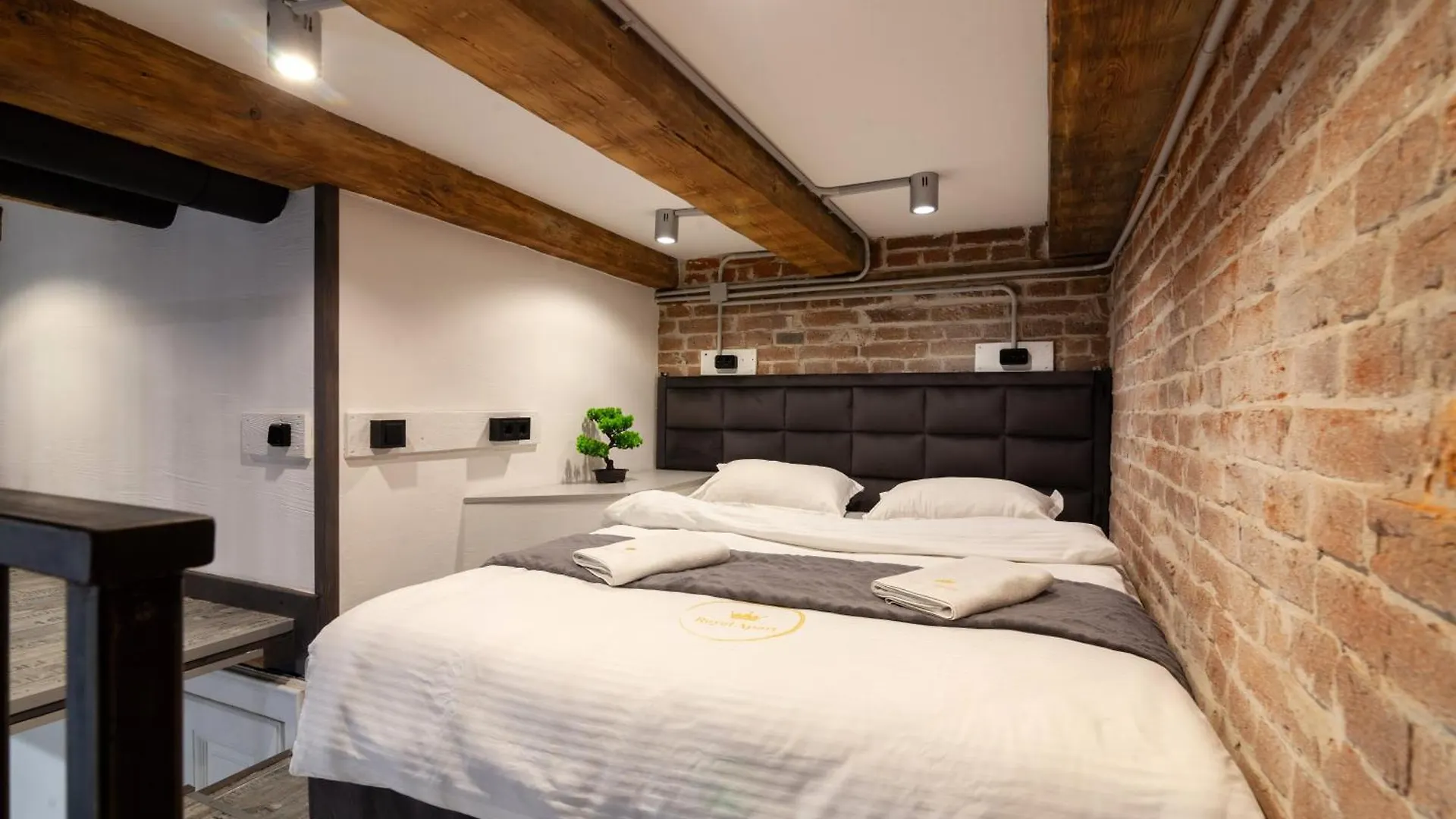 דירה לבוב Royal Mini Apart-Hotel On Kovzhyna אוקראינה