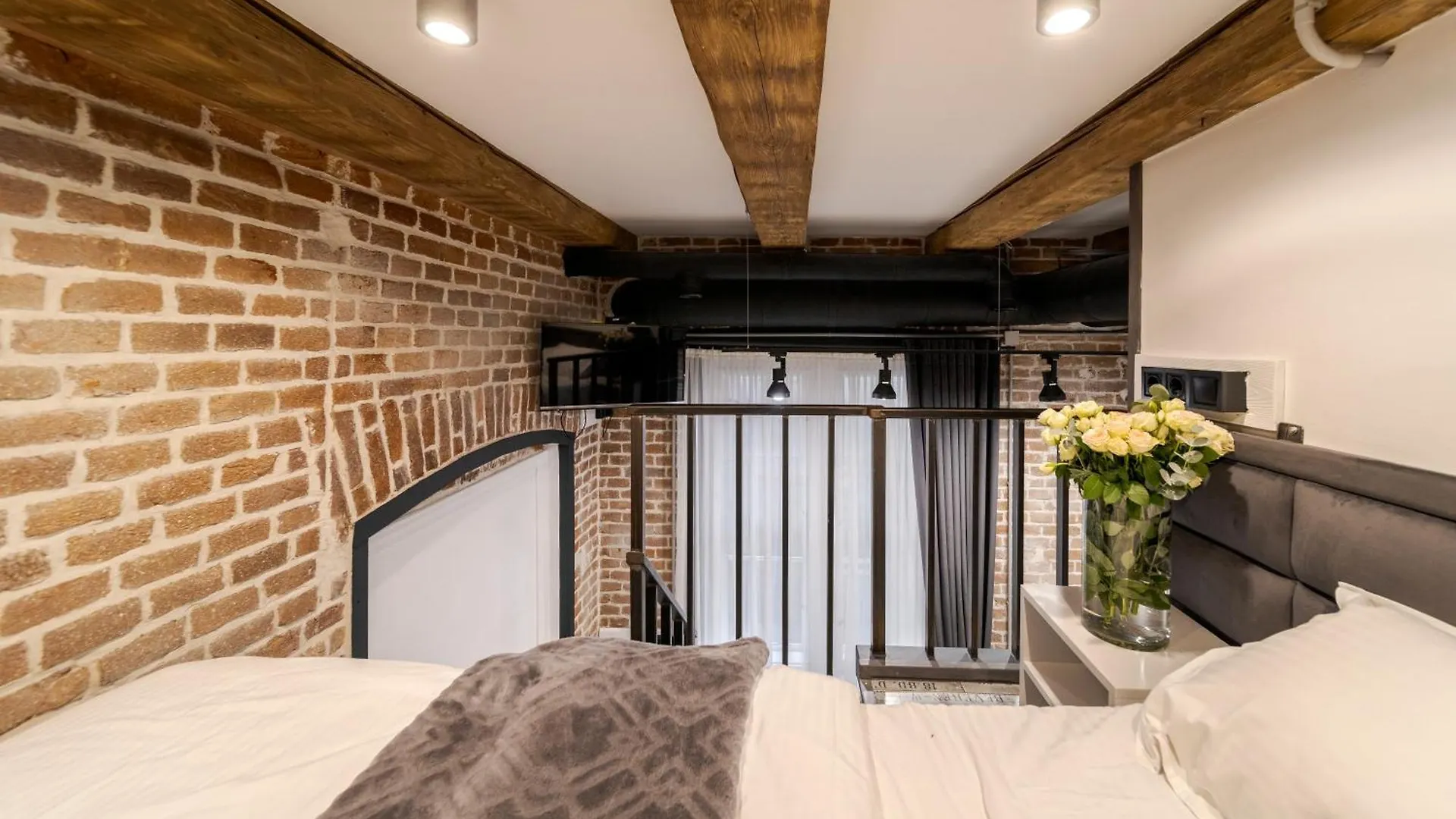 לבוב Royal Mini Apart-Hotel On Kovzhyna